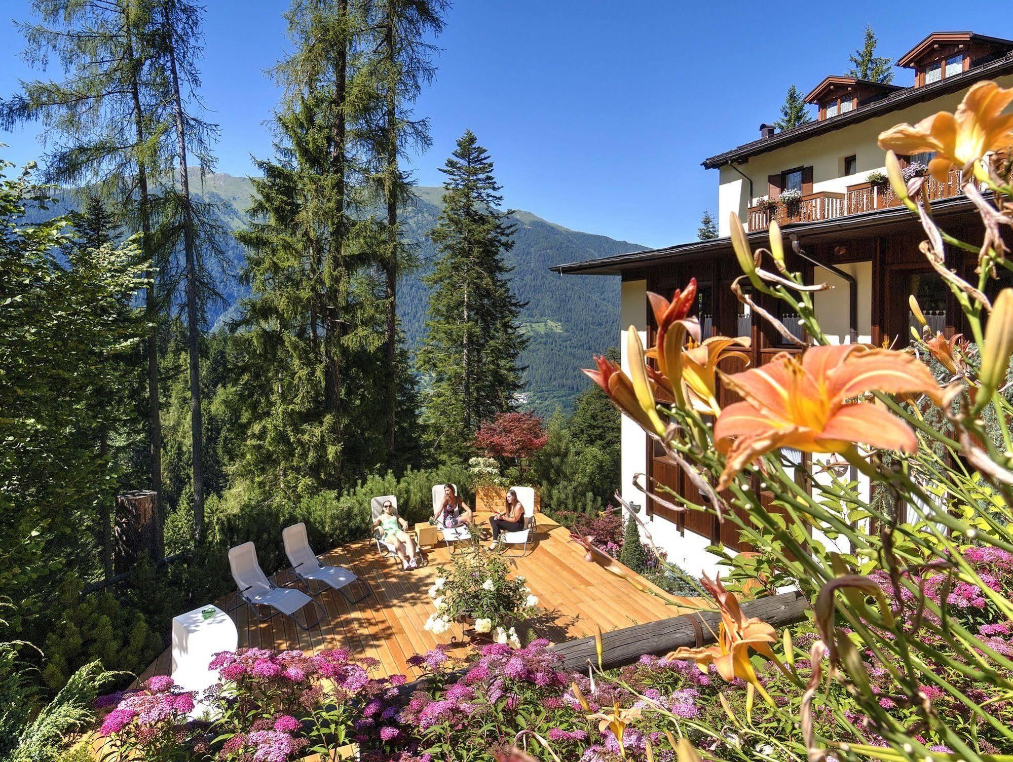 Hotel Caminetto Folgarida Exterior photo